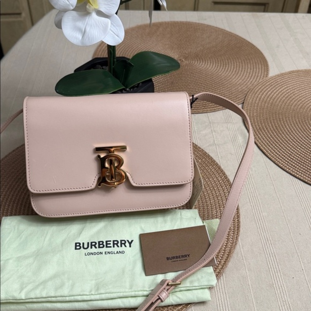 Burberry 🔥 TB logo-plaque calf leather shoulder bag